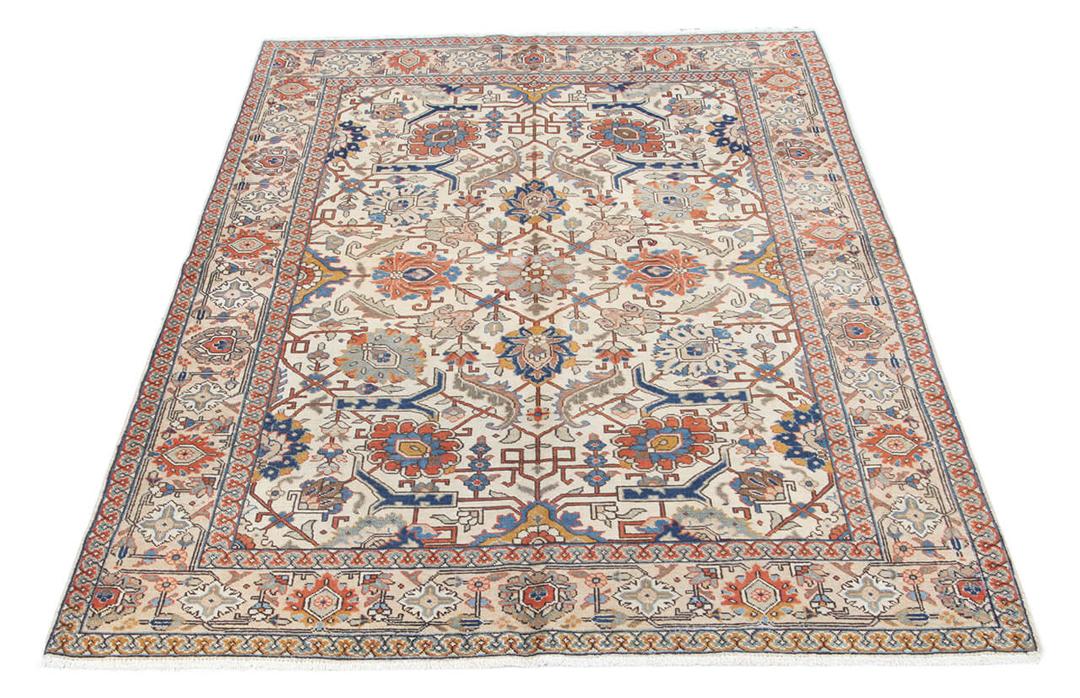 Antiek Tabriz tapijt uit het Midden-Oosten in beige