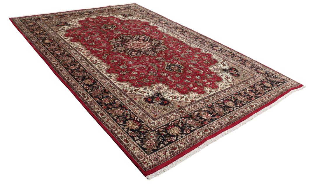 Handgeknoopt Tabriz vloerkleed uit het Midden-Oosten in donkerrood en zwart