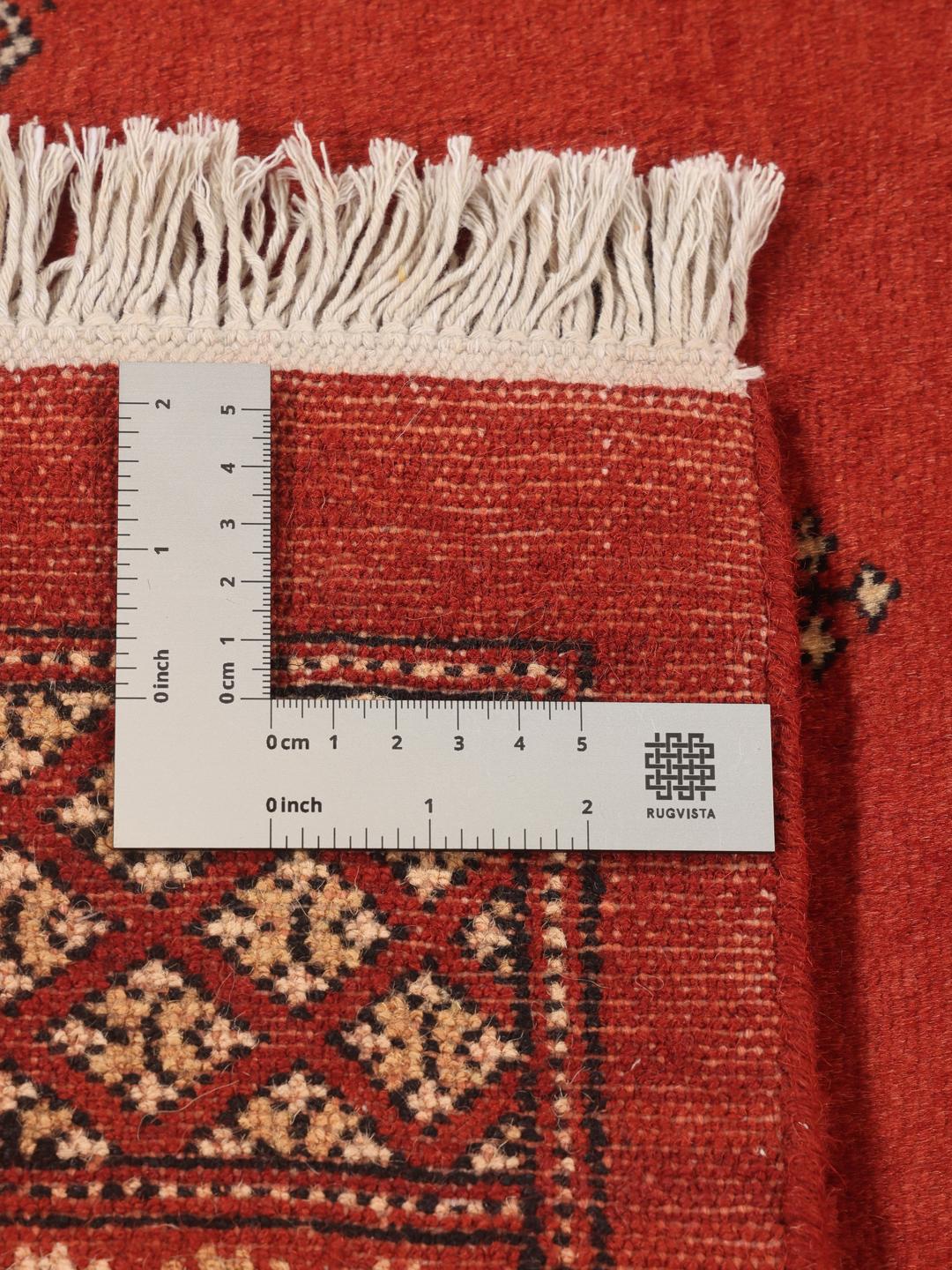 Handgeknoopt rood Pakistan Bokhara tapijt met traditionele motieven