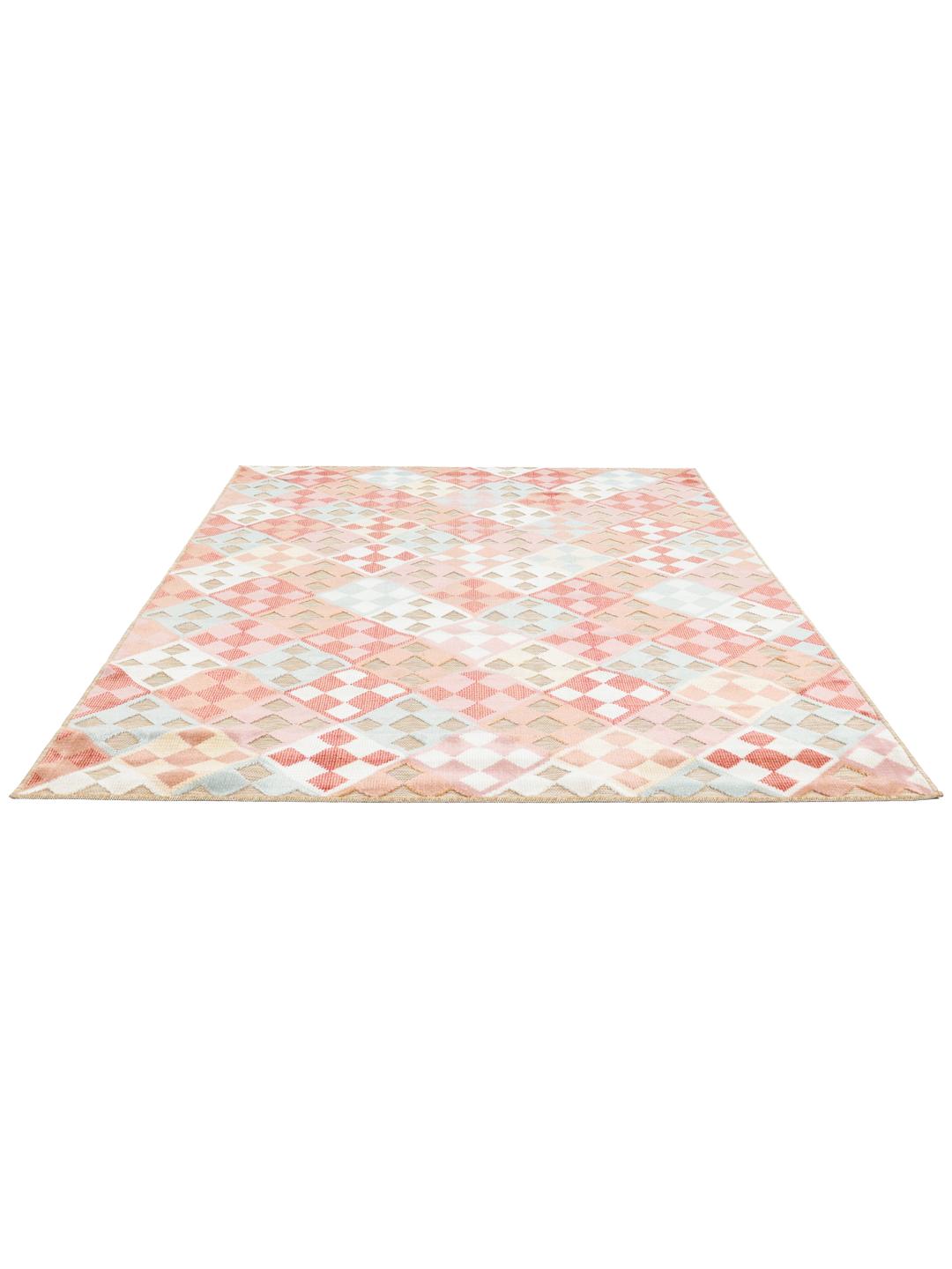 Beige tæppe med et geometrisk mønster