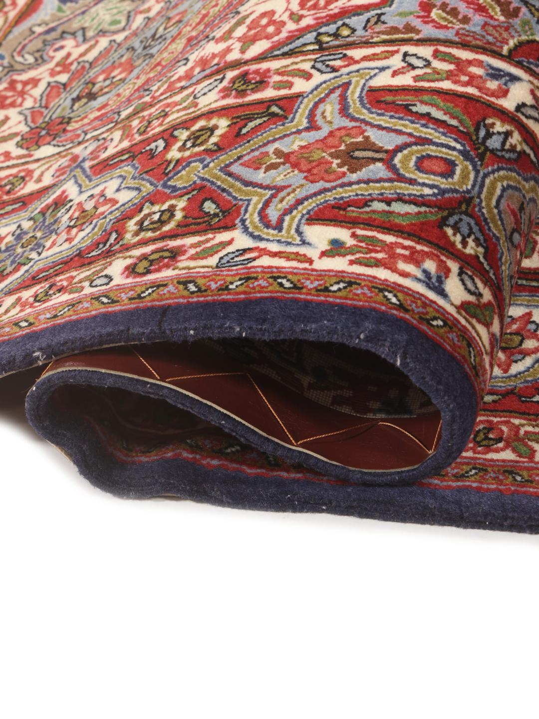 Hand-knotted Sarough rug from the Middle East in multicolor