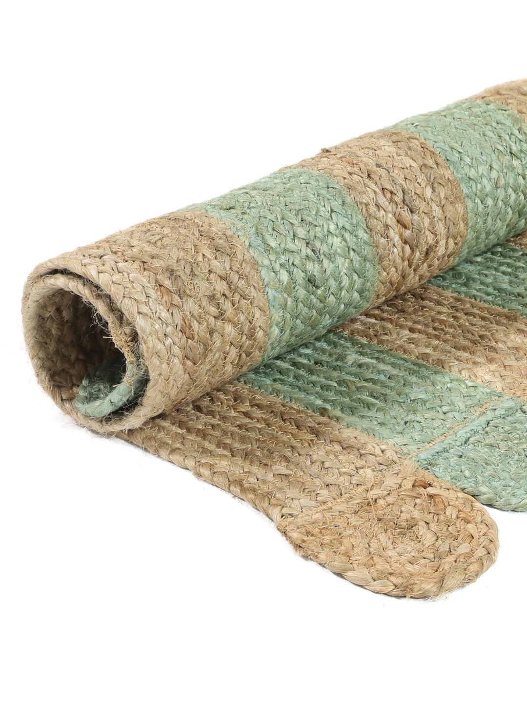 Handgemaakt groen en beige vloerkleed met streepjespatroon