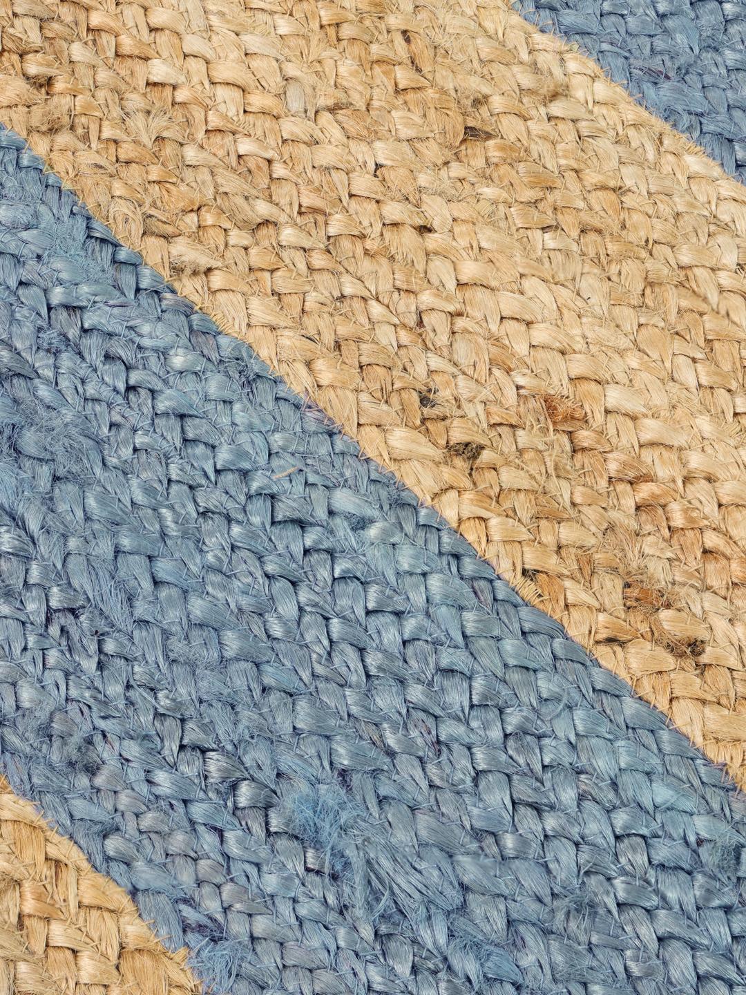 Handgeweven gestreept jutekleed in blauw en beige