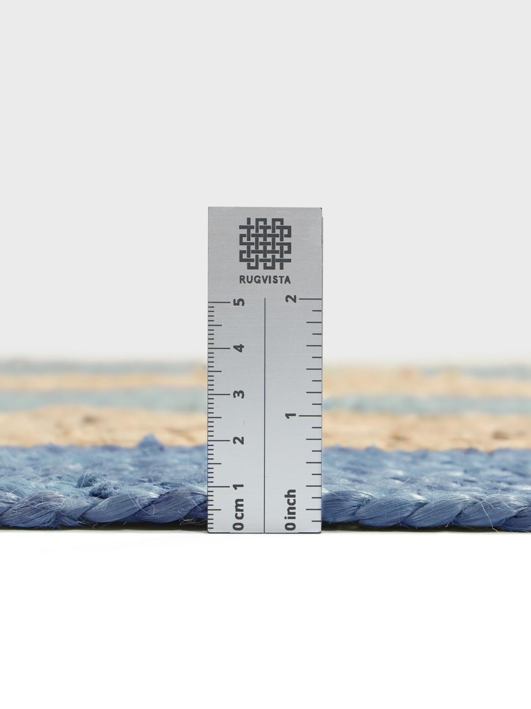 Handgeweven gestreept jutekleed in blauw en beige