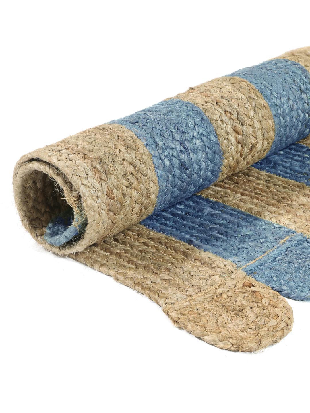 Handgeweven gestreept jutekleed in blauw en beige