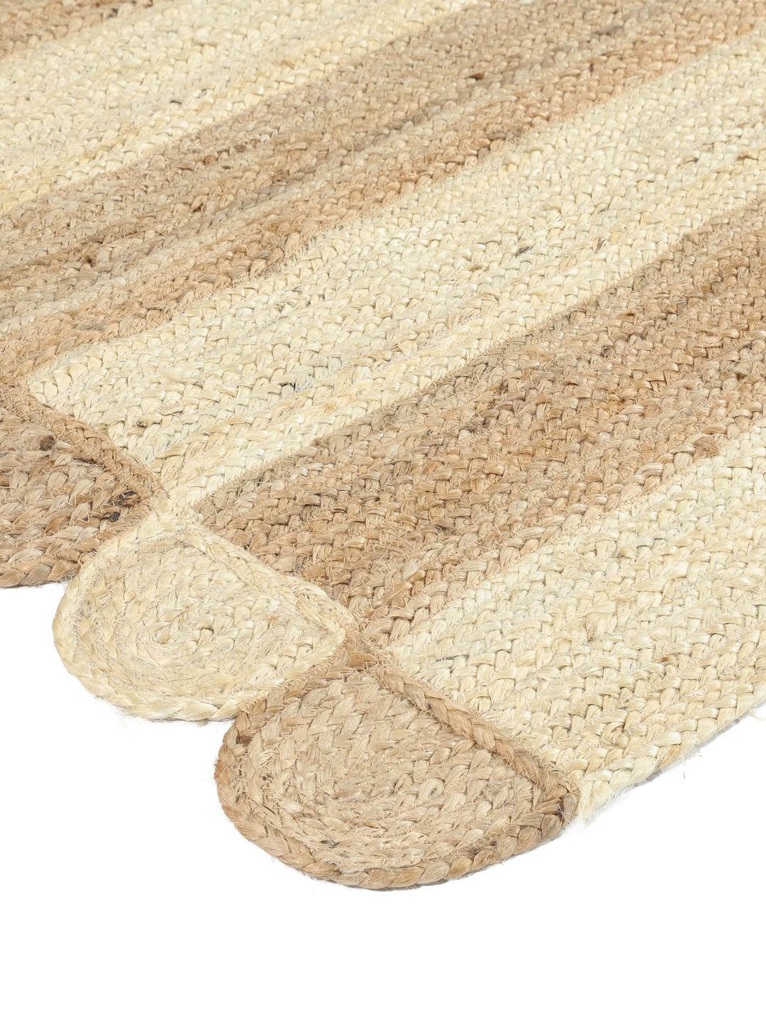 Håndvævet beige tæppe med stribet mønster