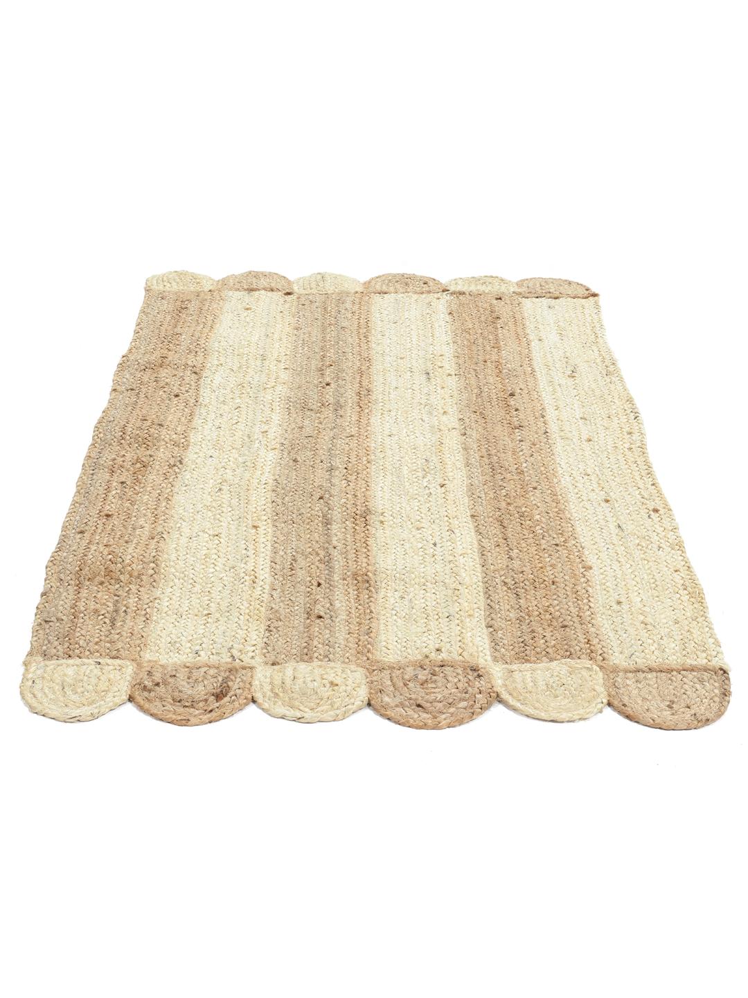 Handgeweven beige vloerkleed met streeppatroon