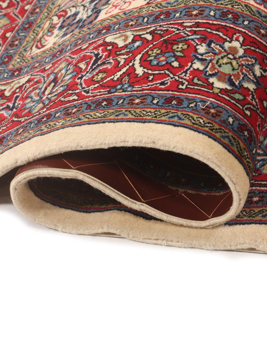 Hand-knotted Sarough rug from the Middle East in multicolor