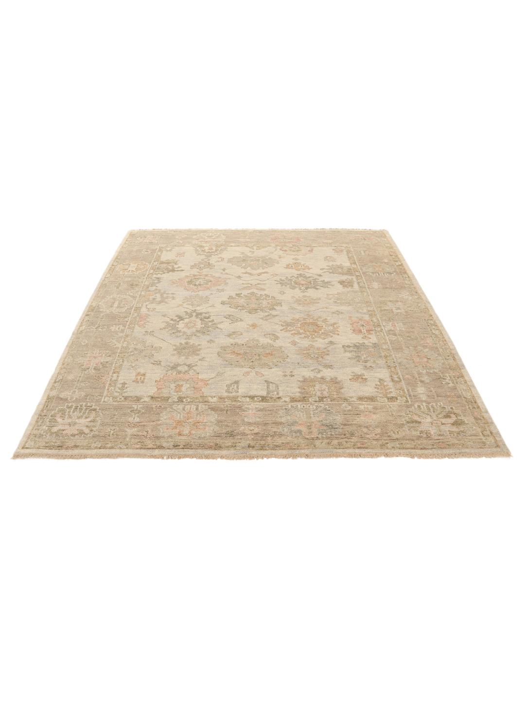 
    Usak Indisk - Orange / Beige - 238 x 303 cm
  