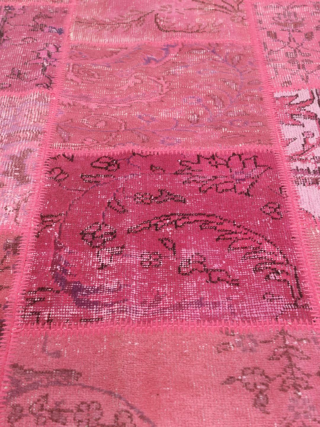 Håndknyttet rosa patchwork-teppe fra Tyrkia
