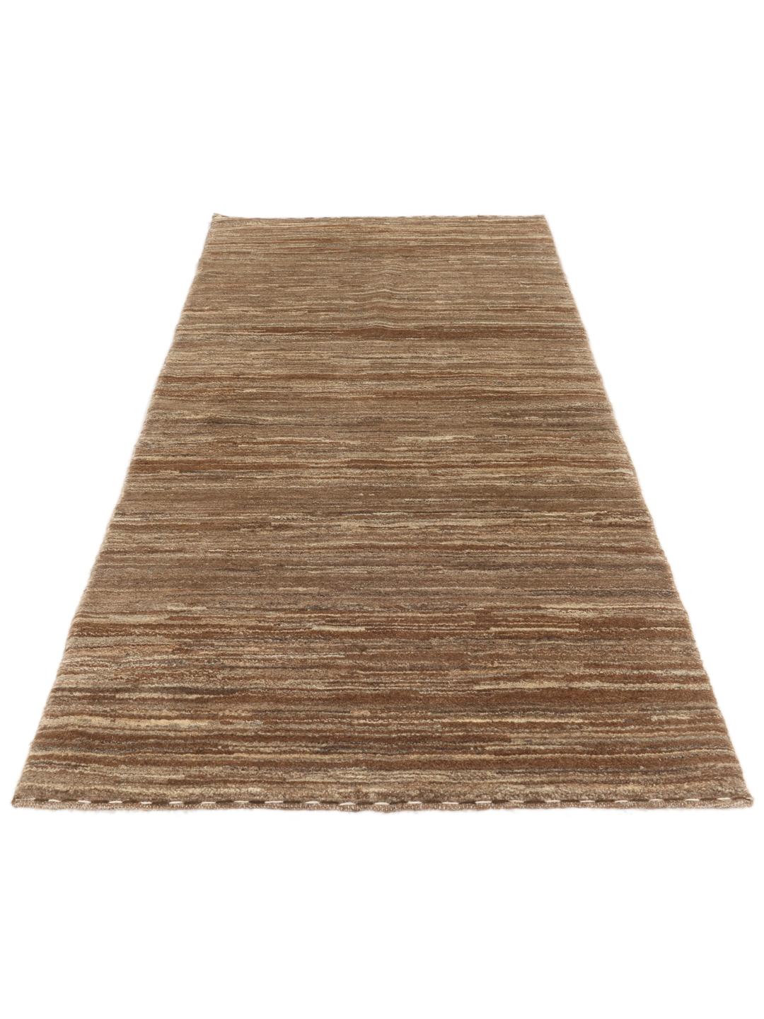 Håndknyttet brun uldløber fra Mellemøsten med et naturligt, tekstureret design.