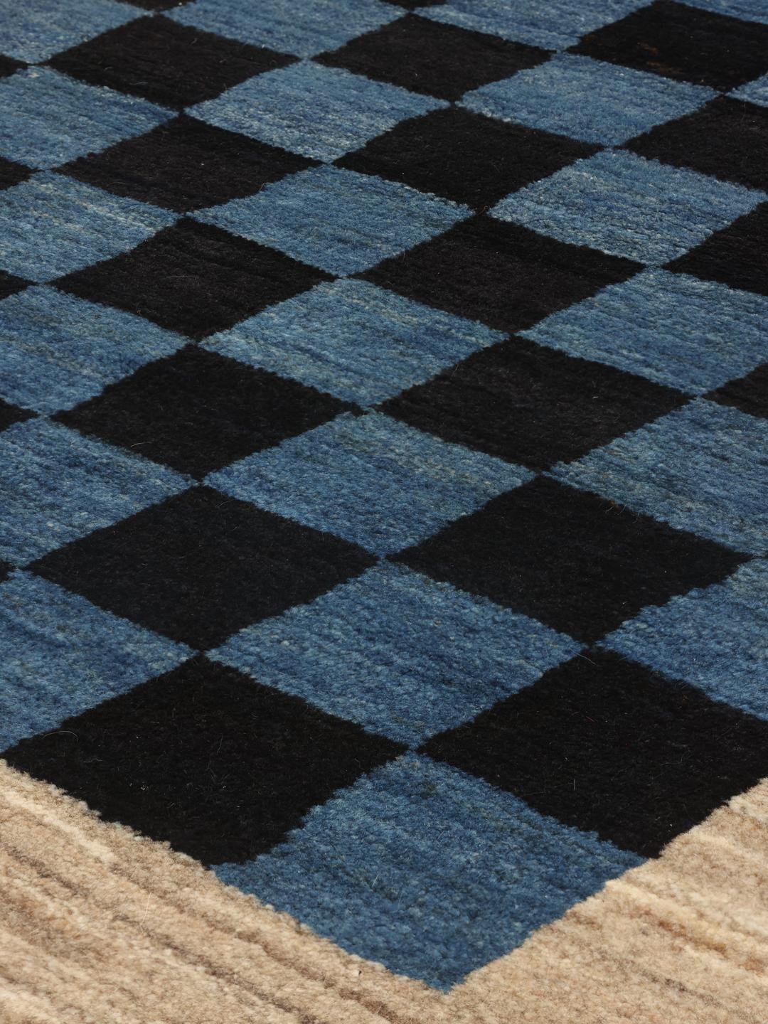Handgeknoopt Gabbeh-tapijt van Wol uit het Midden-Oosten in een blauw en zwart dambordpatroon