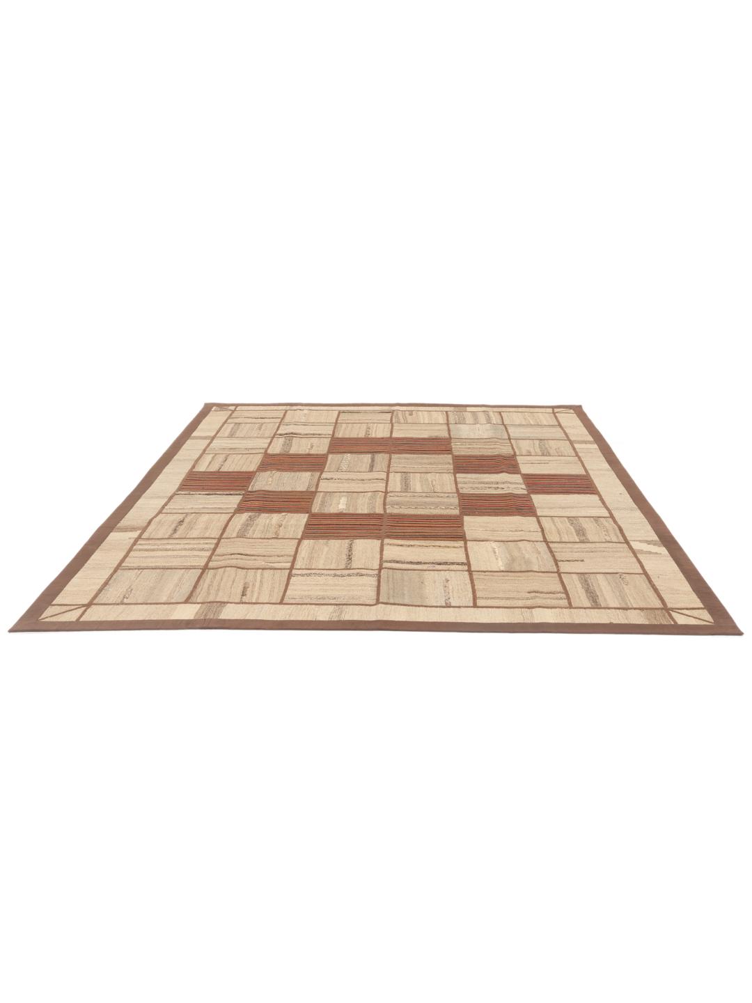 Tapis patchwork en laine tissée à la main provenant du Moyen-Orient dans des tons marron