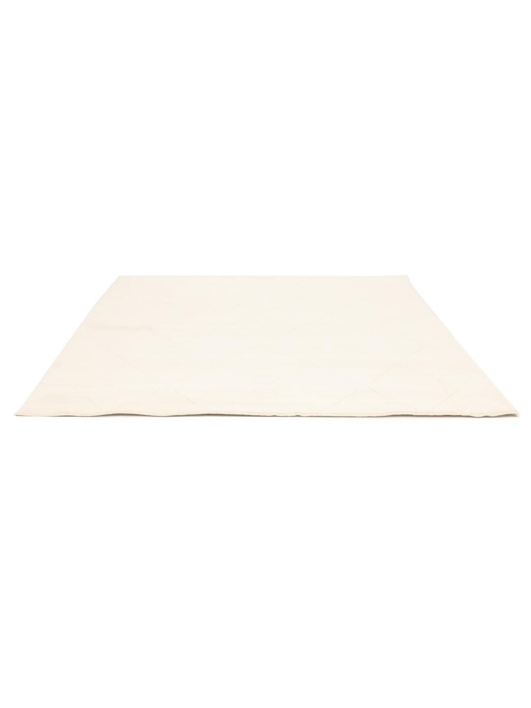 Handgeweven vloerkleed uit India met een delicaat ruitpatroon in beige