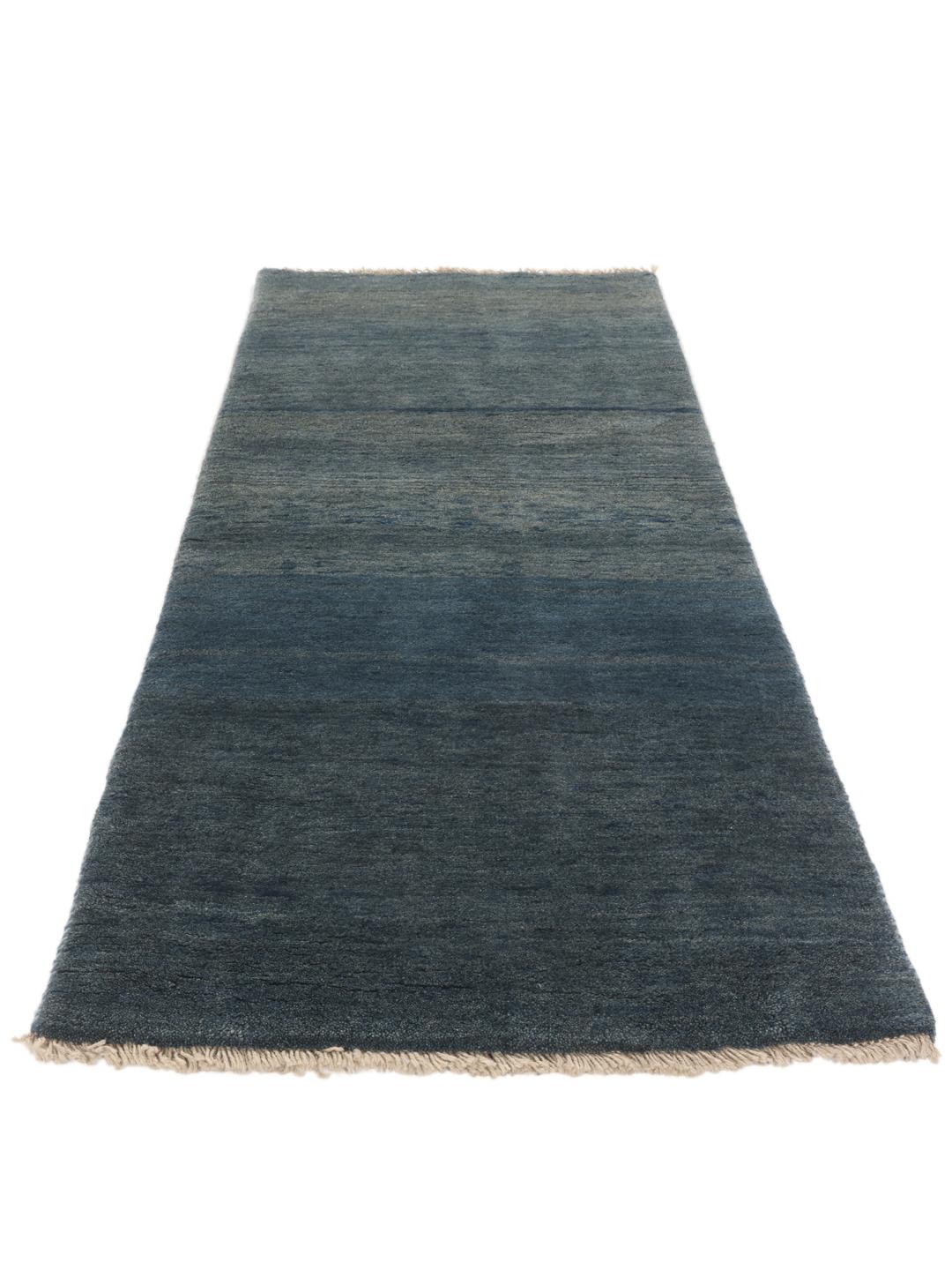 Håndknyttet blå løber fra Mellemøsten med et minimalistisk design