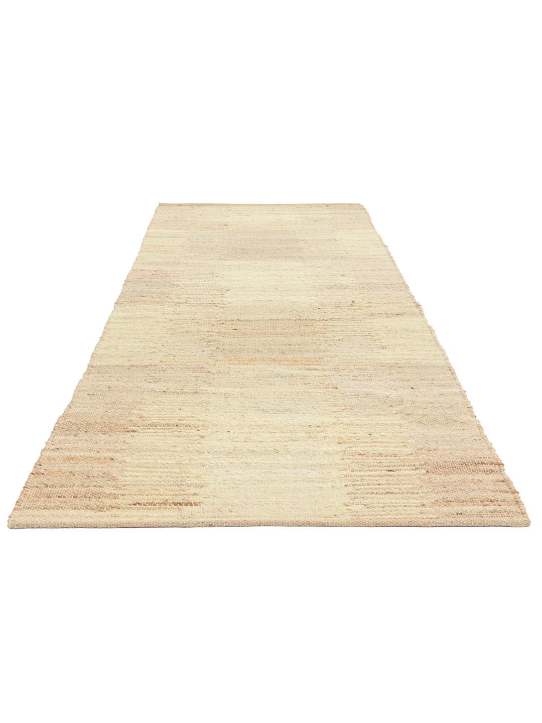 Beige løber med en naturlig vævet tekstur