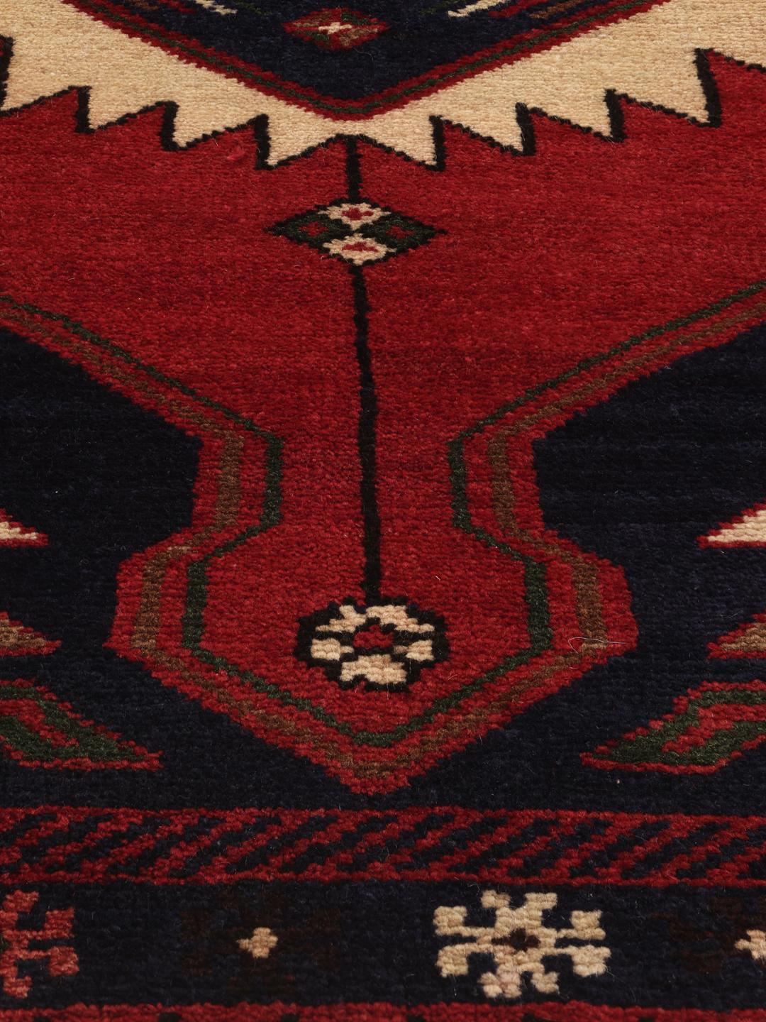 Hand-knotted Hamadan rug from the Middle East in red and blue tones