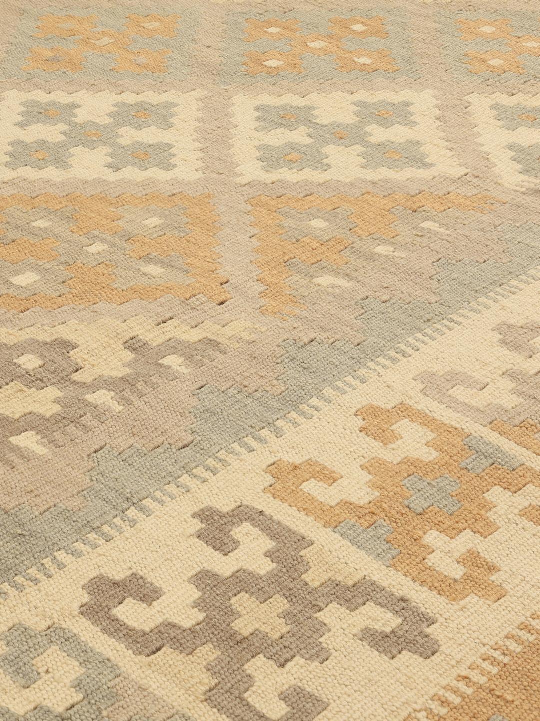 Tappeto Kilim Ghashghai tessuto a mano proveniente dal Medio Oriente in tonalità beige e marrone