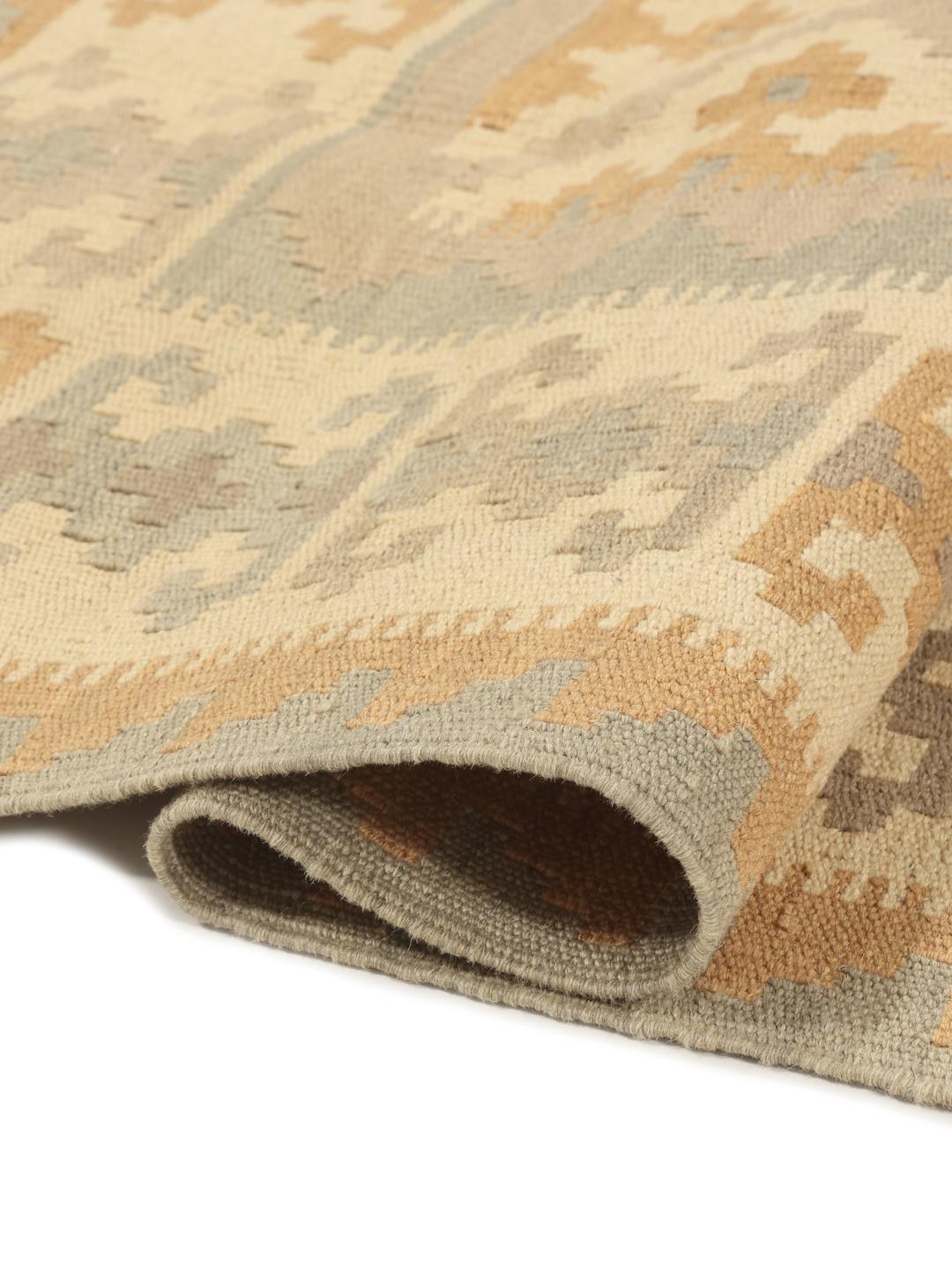 Tappeto Kilim Ghashghai tessuto a mano proveniente dal Medio Oriente in tonalità beige e marrone