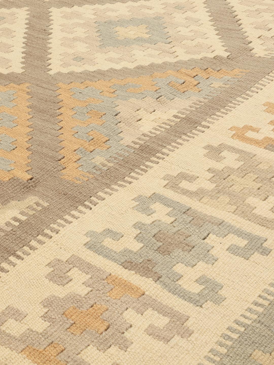 Tappeto kelim Ghashghai tessuto a mano con motivi geometrici nei toni del marrone e del beige