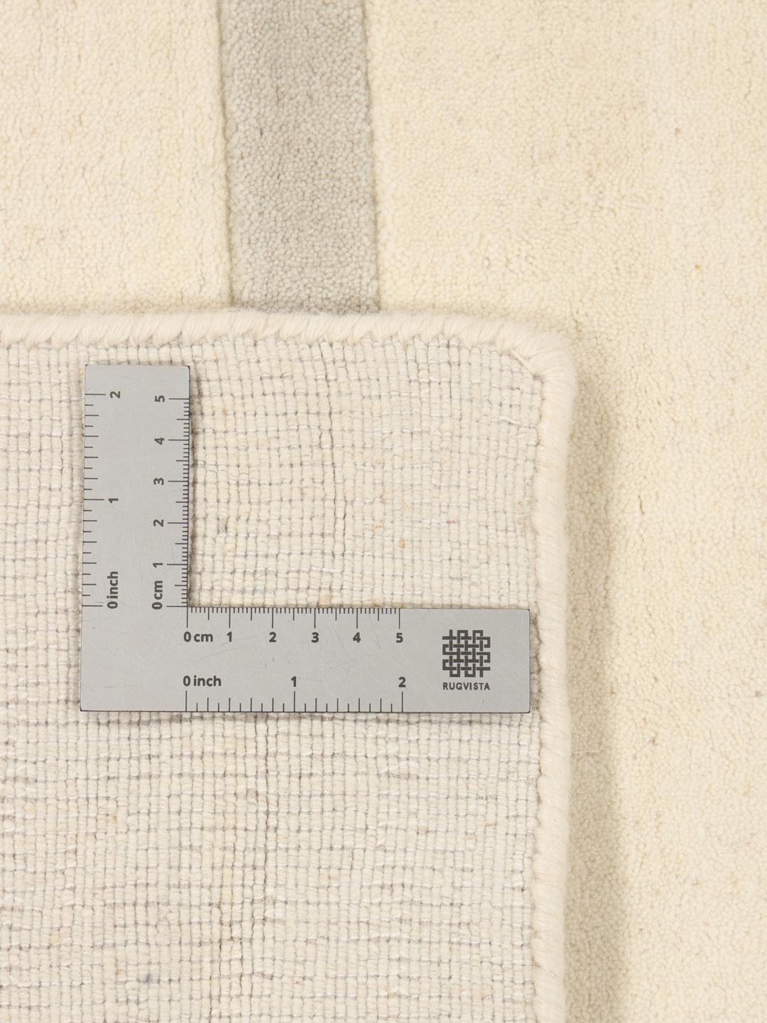 Moderne indisk håndvævet tæppe i beige med minimalistisk stribet mønster