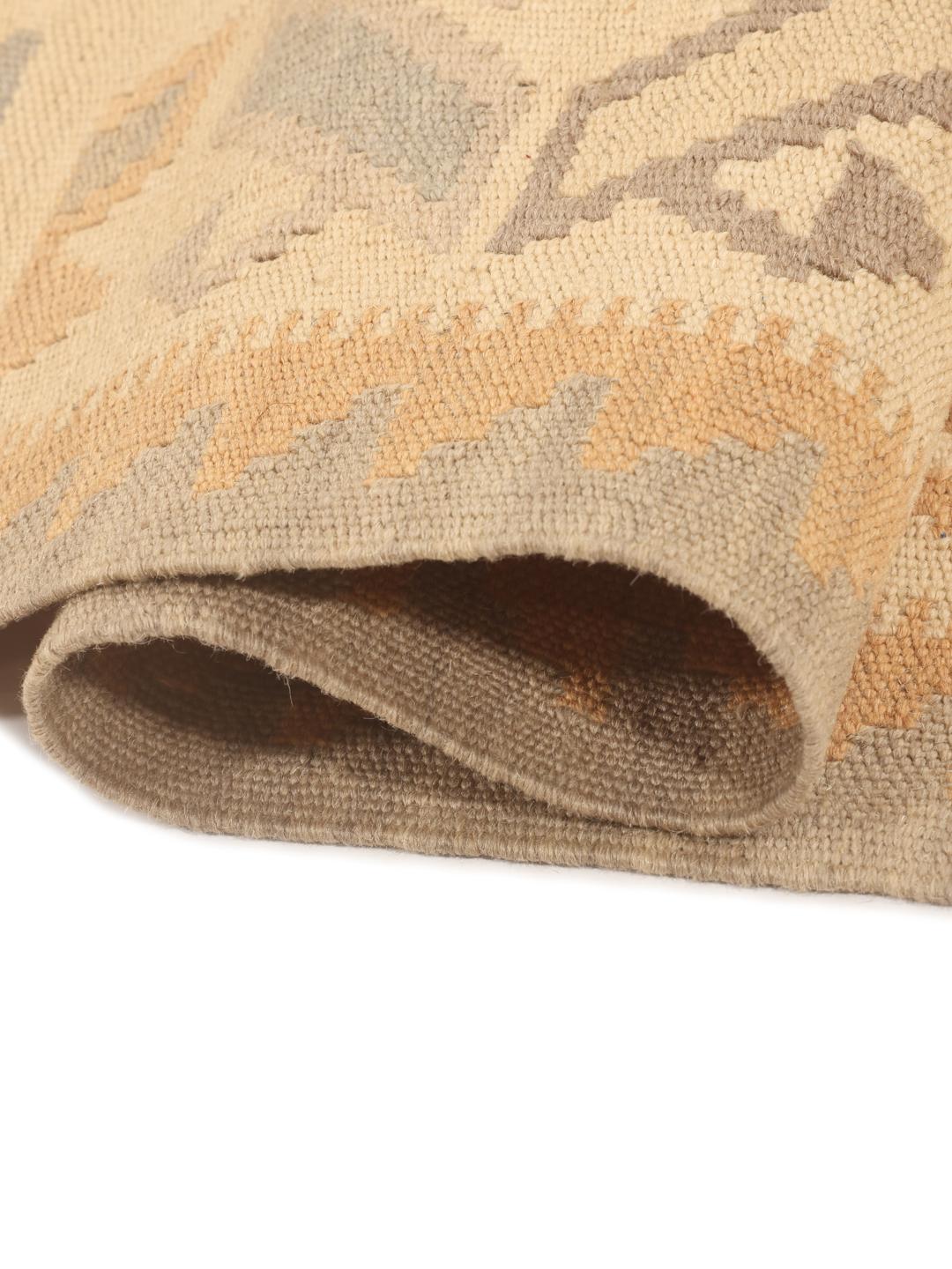 Tappeto Kilim tessuto a mano dal Medio Oriente in beige e toni naturali