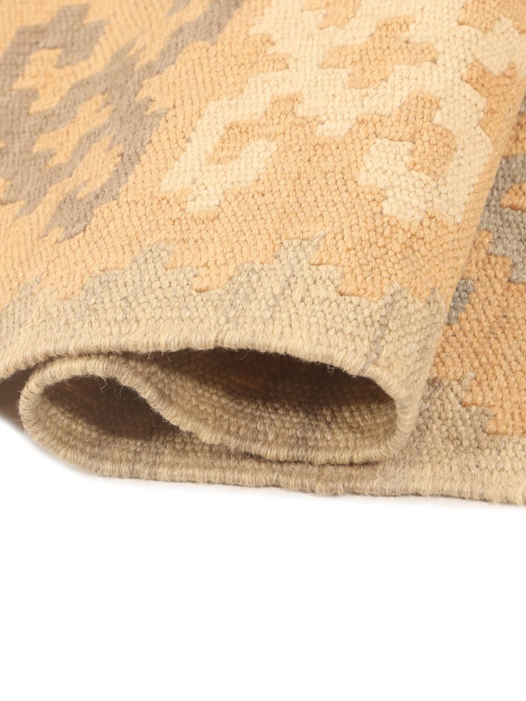 Hand-woven Ghashghai Kelim rug in beige and brown tones from the Middle East