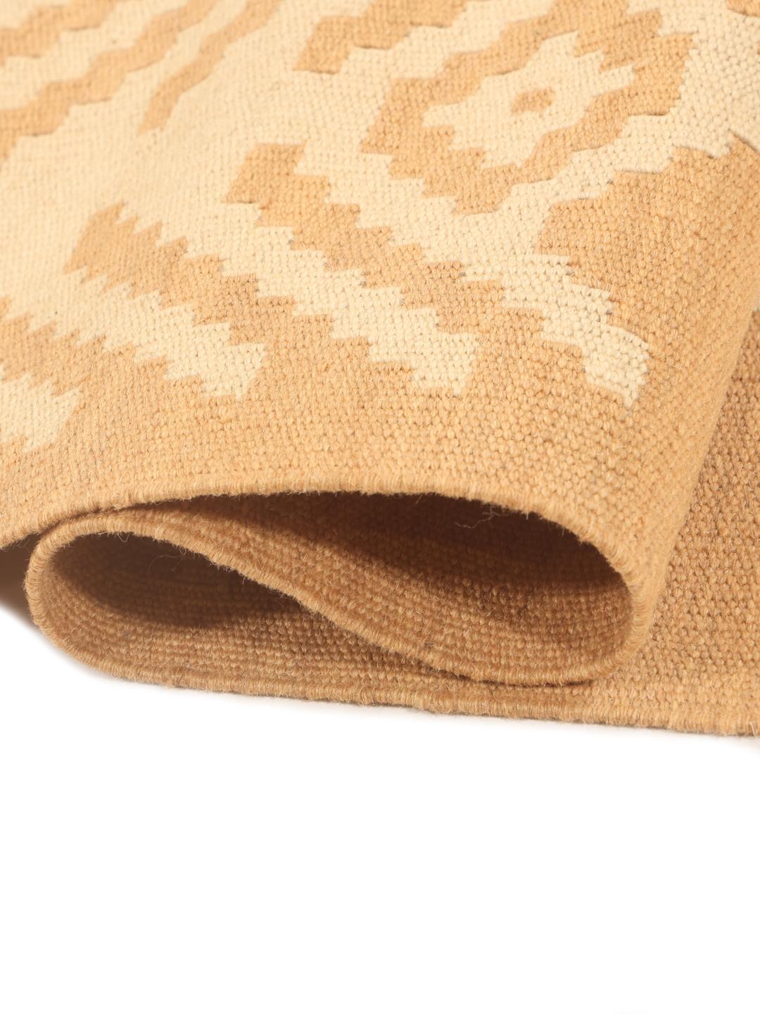 Håndvævet Ghashghai-kelim fra Mellemøsten i beige og cremefarvede nuancer