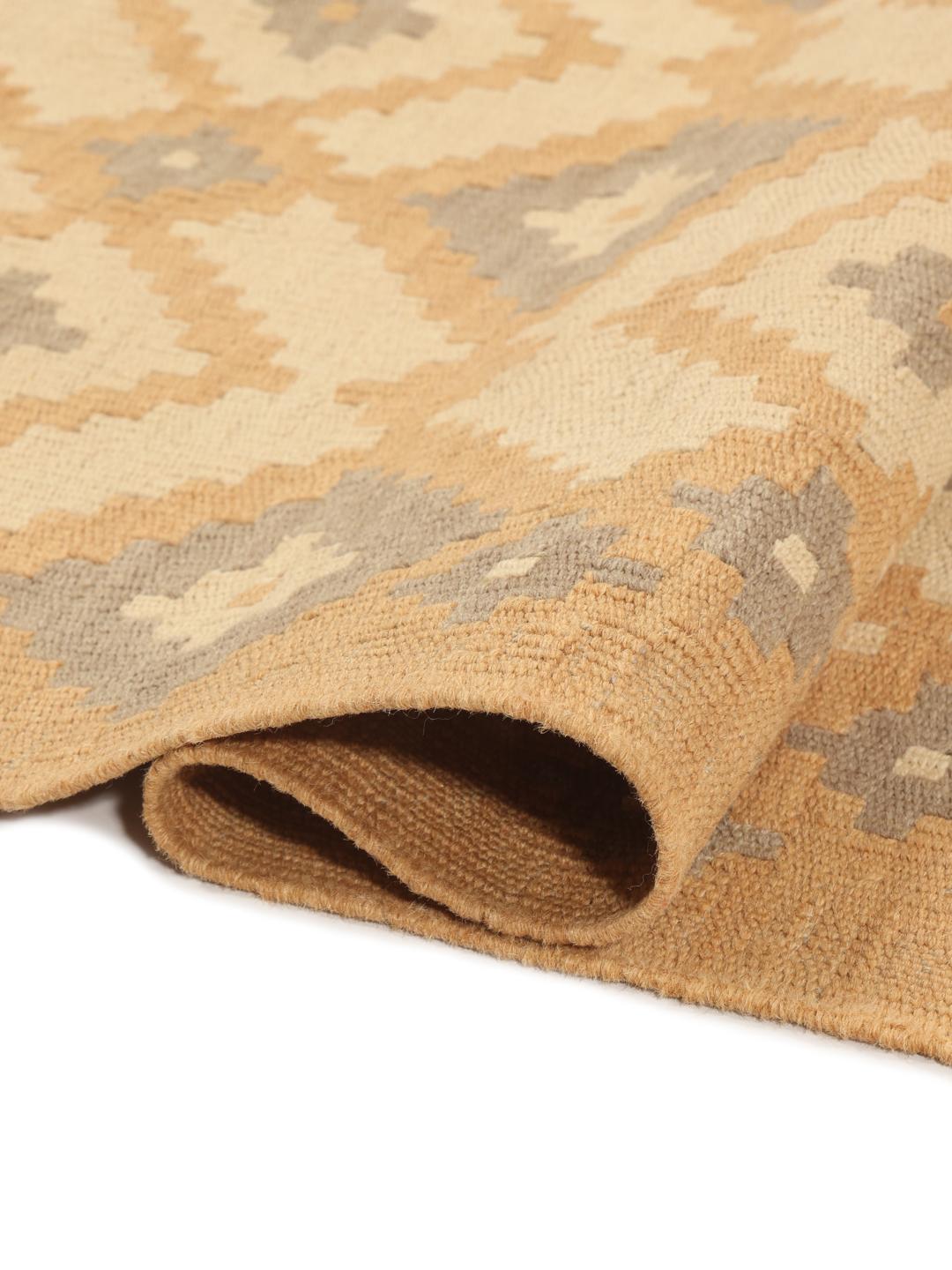 Tappeto Kilim Ghashghai tessuto a mano con motivi geometrici a rombi in beige e grigio