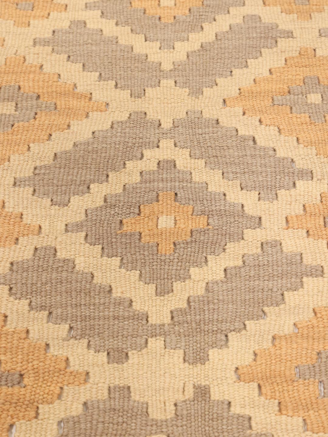 Håndvævet Kilim Ghashghai fra Mellemøsten med geometrisk mønster i beige og grå