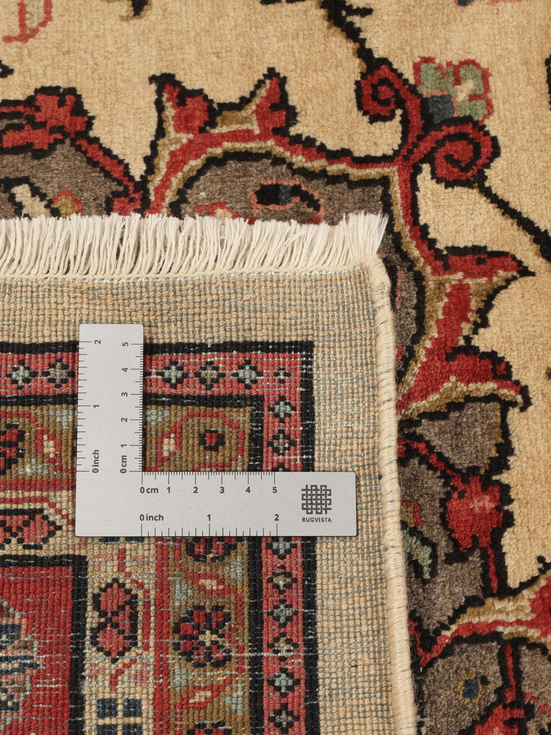 Hand-knotted Sarough rug with floral medallion in beige and red from the Middle East