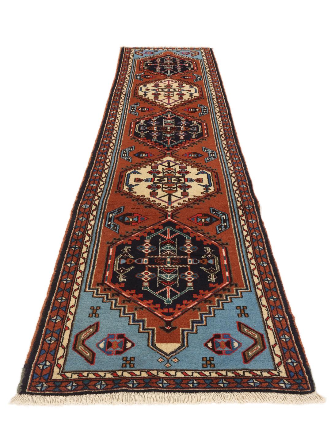 Tapis couloir Ardebil avec médaillons géométriques en laine multicolore provenant du Moyen-Orient