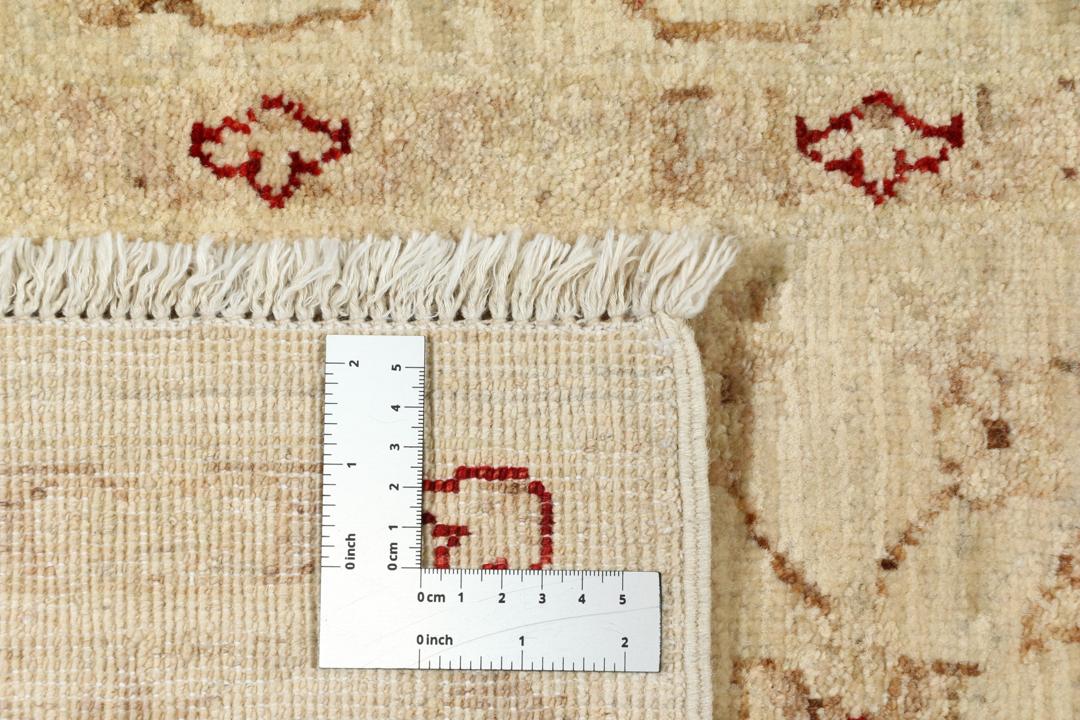 Håndknyttet Ziegler løber fra Pakistan i beige med blomstermotiver