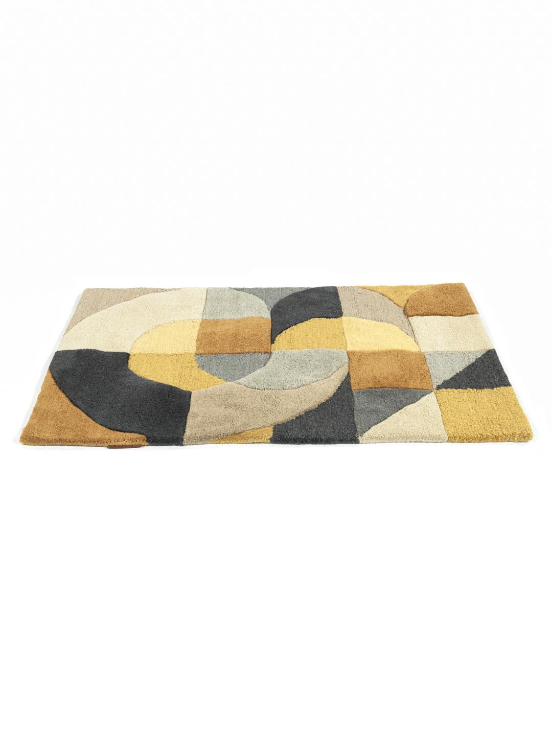 geel en grijs deurmat met geometrisch patroon