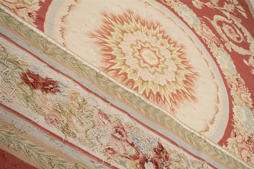 Håndvævet rødt blomstret tæppe i Aubusson-stil fra Kina