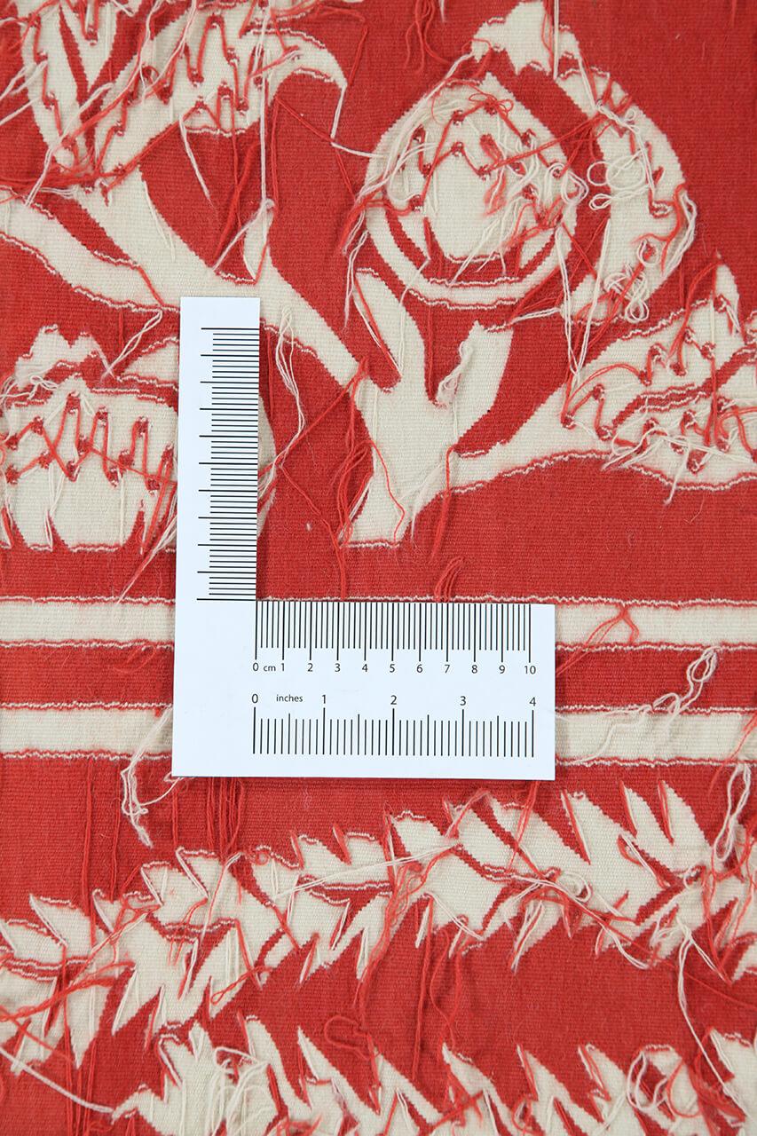 Handgeweven Kilim tapijt uit China met een bloemenpatroon in rood