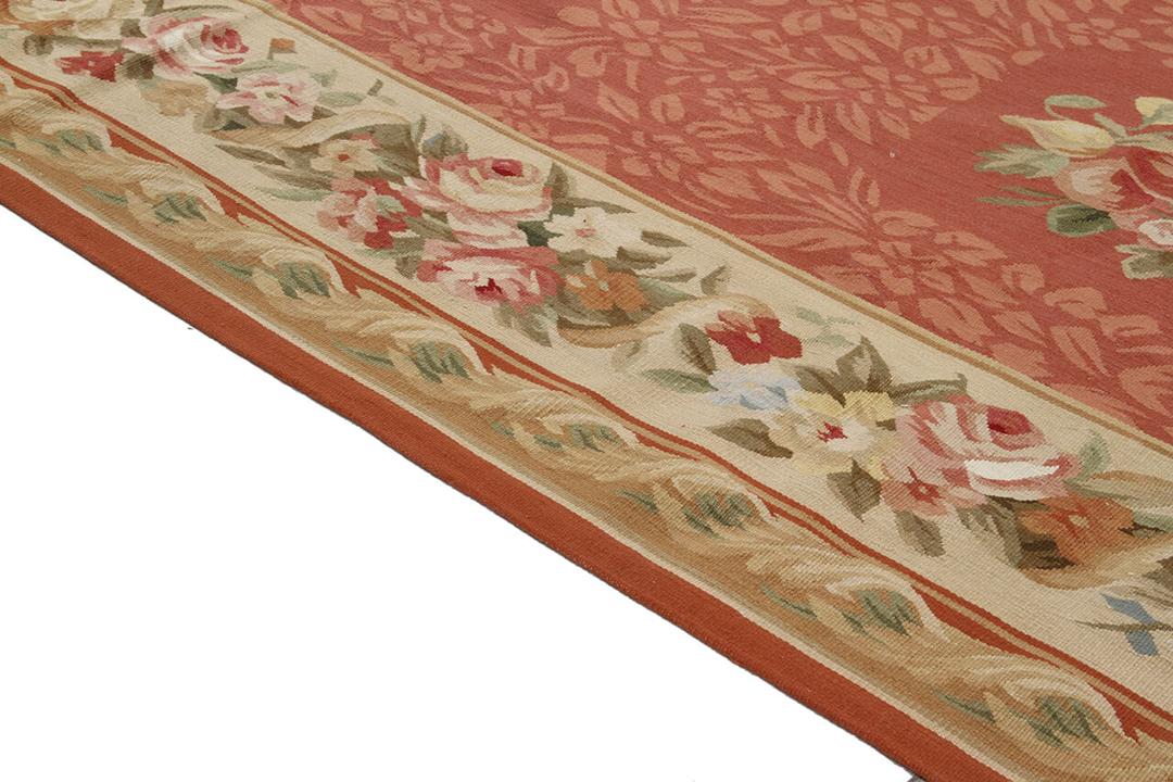 Rødt tæppe i Aubusson-stil med blomstermotiver fra Kina