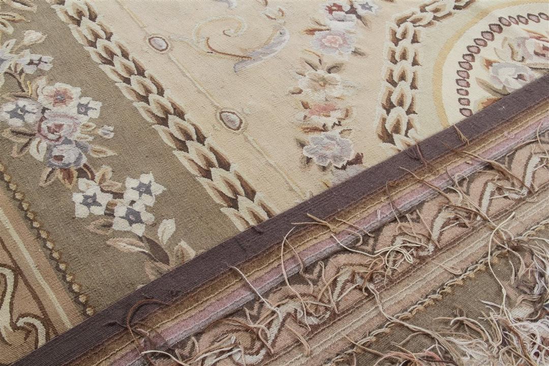 Håndvævet beige blomstret tæppe af kinesisk oprindelse