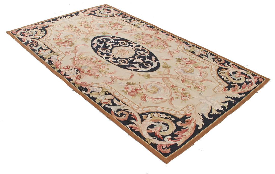 Handgeweven Aubusson-stijl bloementapijt met een beige en donkerblauw palet