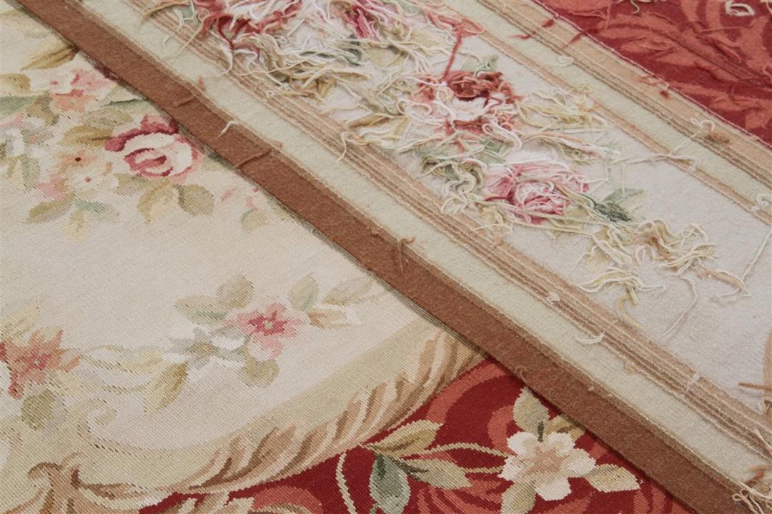 Håndvævet rødt og beige blomstret kelimtæppe fra Kina