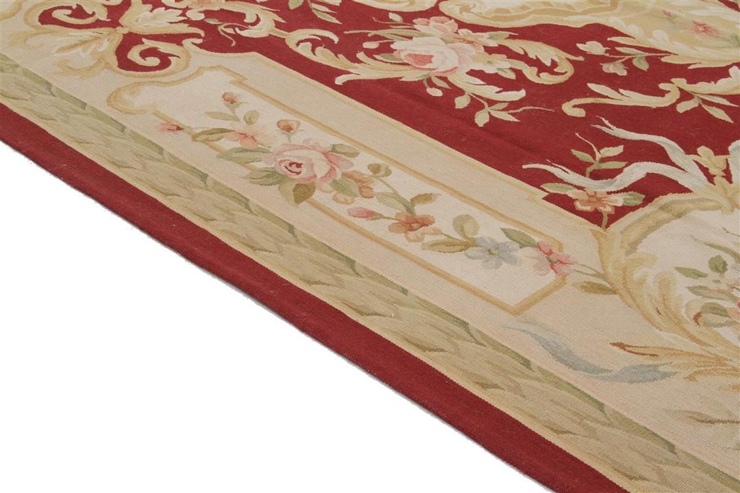 Håndvævet tæppe i Aubusson-stil med blomstermønstre i rød og creme fra Kina