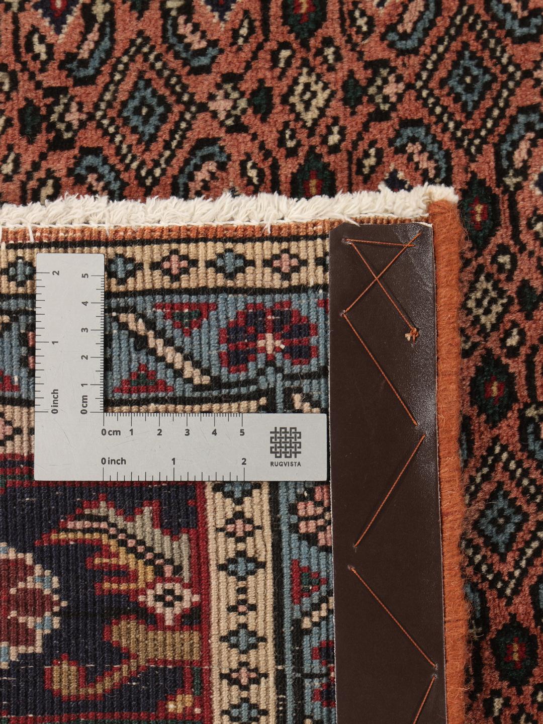 Tapis Ardebil noué à la main originaire du Moyen-Orient dans des tons rouge foncé et bleu