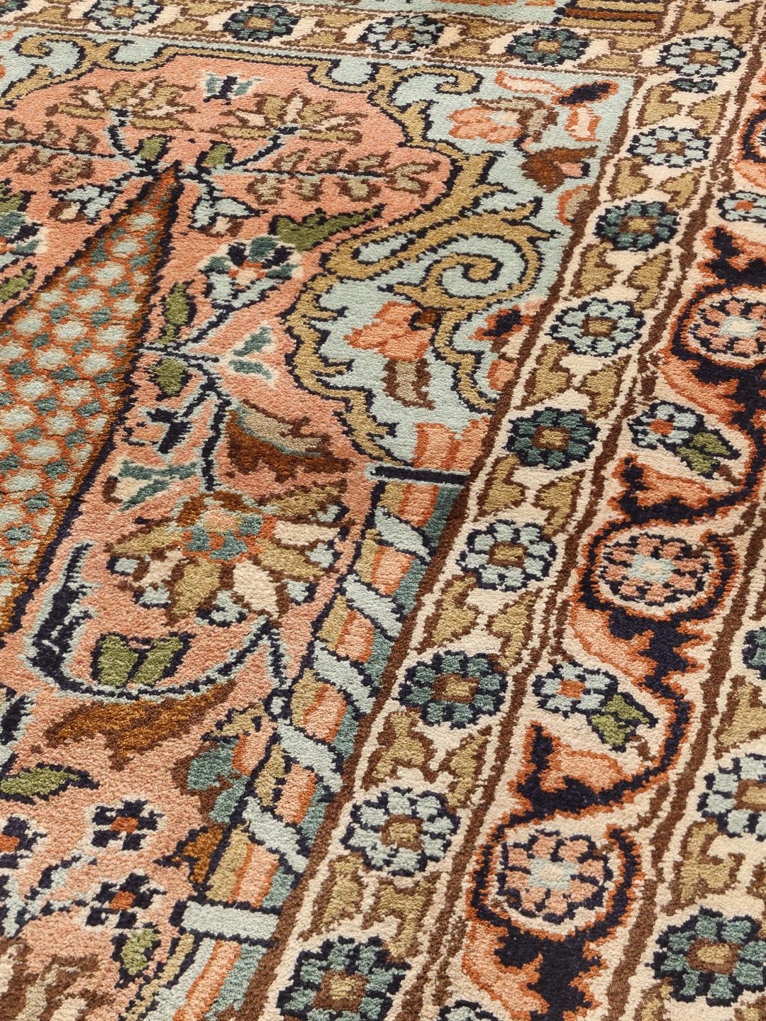 Handgeknoopt Kashmir zijden tapijt uit India in multicolor