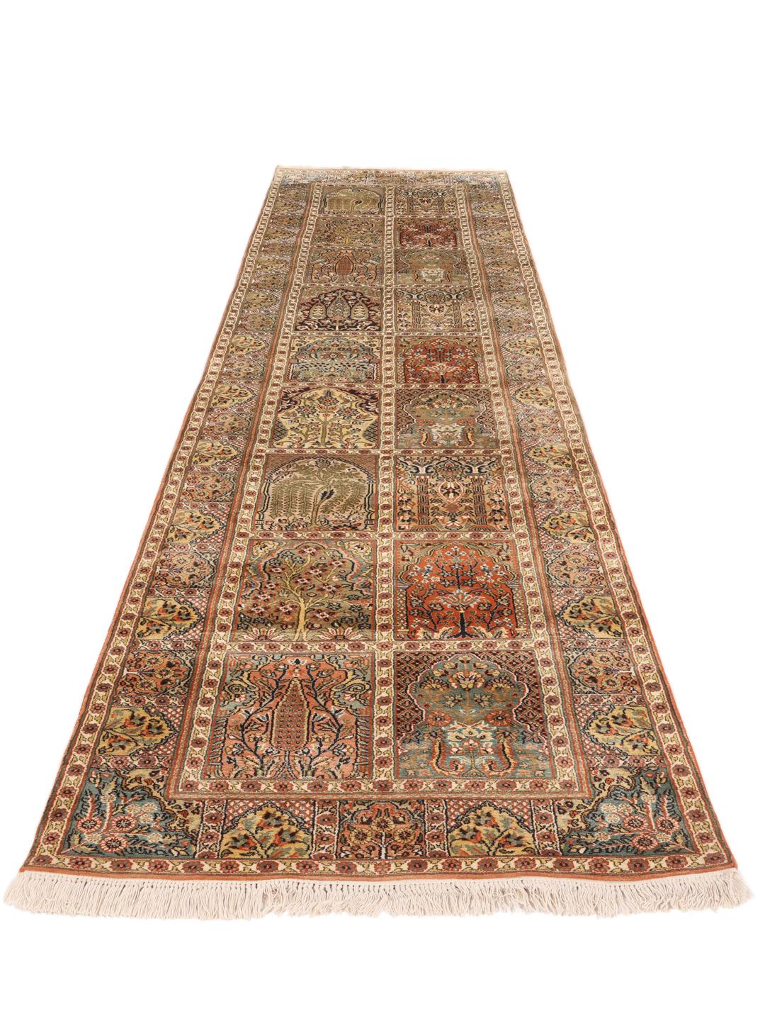 Håndknyttet Kashmir silkeløber med smukke blomsterpaneler i en flerfarvet palette