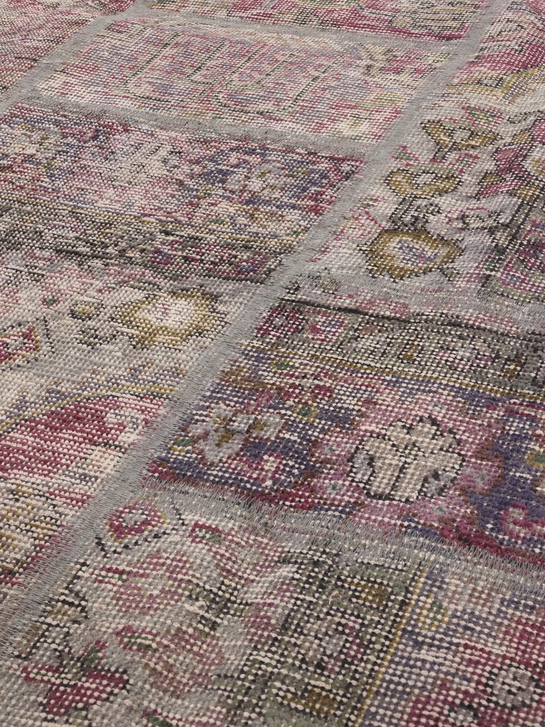 Rundt patchwork-tæppe fra Mellemøsten i flerfarvet