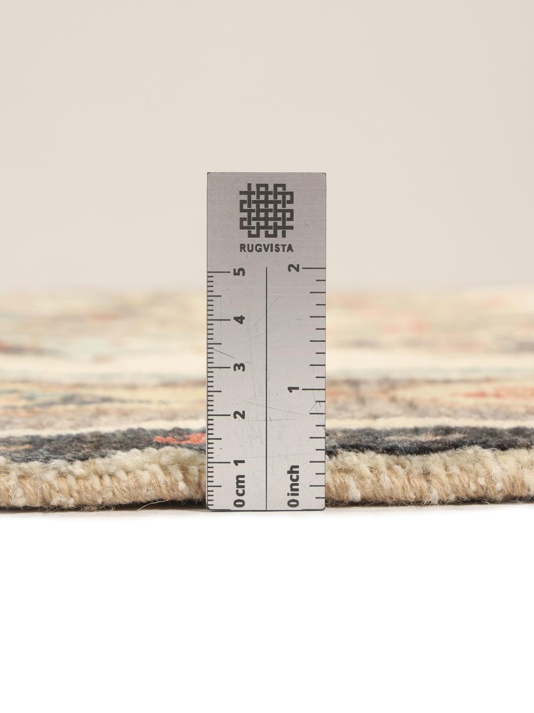 Tapis Gabbeh Kashkooli noué à la main avec des motifs picturaux en beige et multicolore