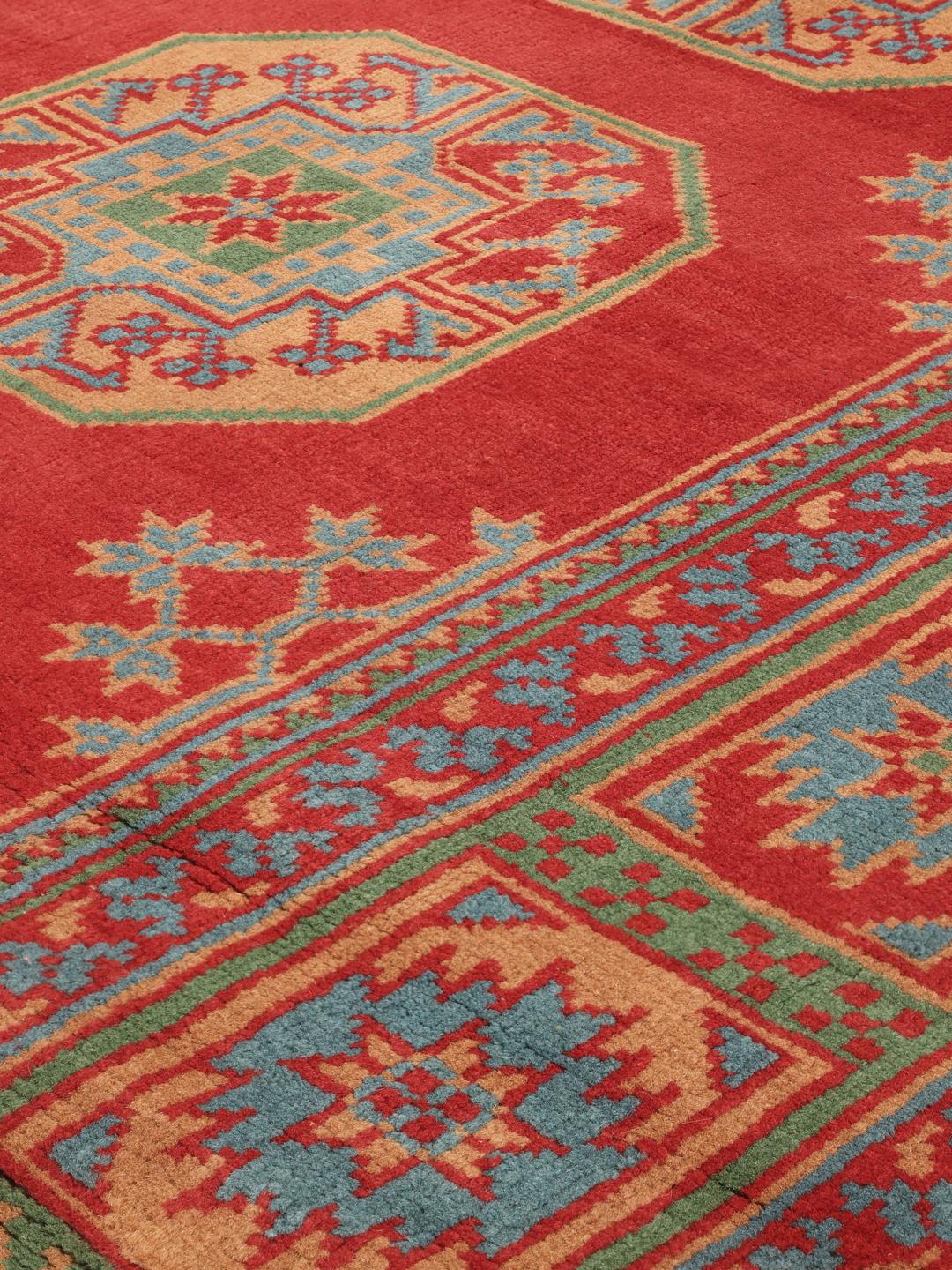 Håndknyttet Afghan Akhche tæppe i rødt med traditionelle geometriske mønstre