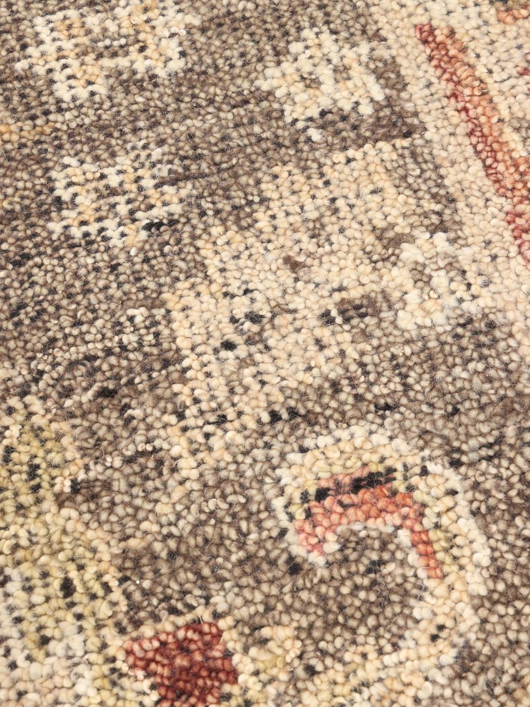 Alfombra artesanal Usak Indo de la India en tonos beige y multicolor