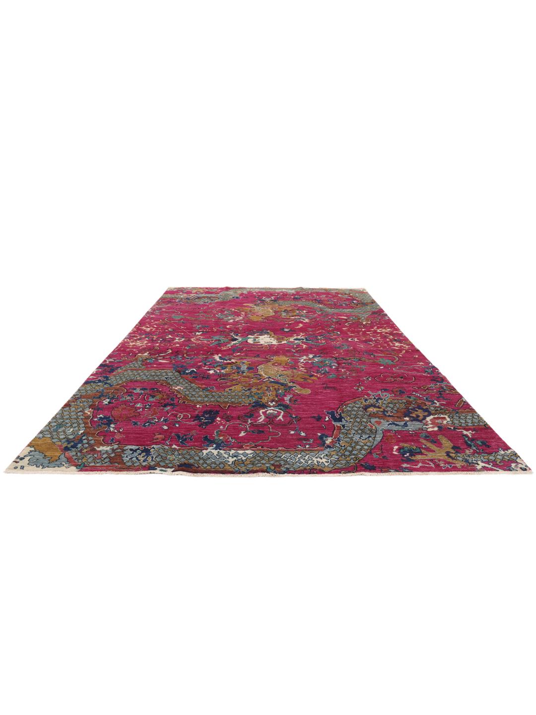Tapis Kazak Ariana noué à la main venant d'Afghanistan avec un fond magenta et des motifs ornés.