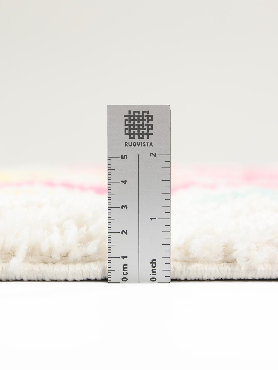 Tapis de couloir en blanc et multicolore avec franges